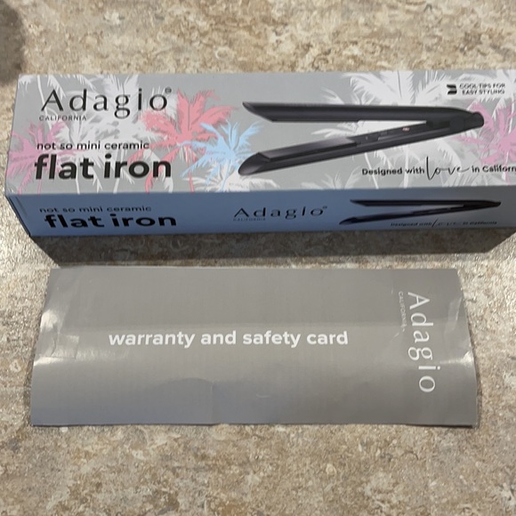 Adagio not so mini ceramic Flat Iron - Picture 7 of 7